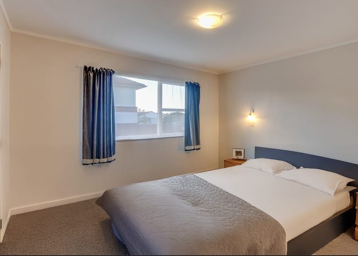  at 1/383 Hillsborough Road, Mount Roskill, Auckland