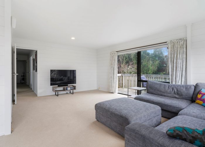  at 3A Hatherlow Street, Glenfield, Auckland