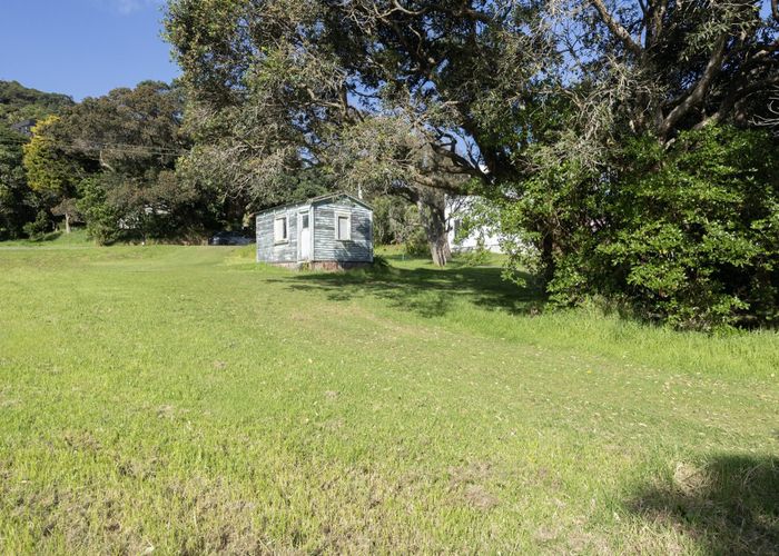  at 116 Garden Road, Piha, Waitakere City, Auckland