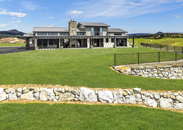 For sale 220 Taieri Peak Road, Palmerston, Waitaki, Otago homes.co.nz