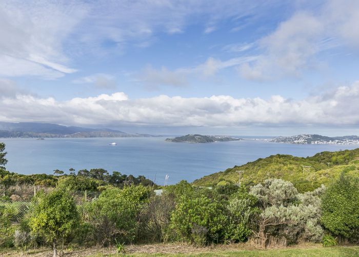  at 122 Black Rock Road, Newlands, Wellington
