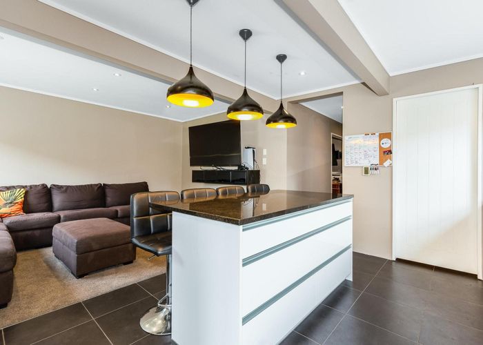 For sale 44 Airlie Road, Plimmerton, Porirua, Wellington homes.co.nz