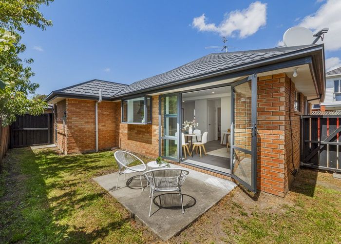  at 2/23 Cutts Road, Russley, Christchurch City, Canterbury