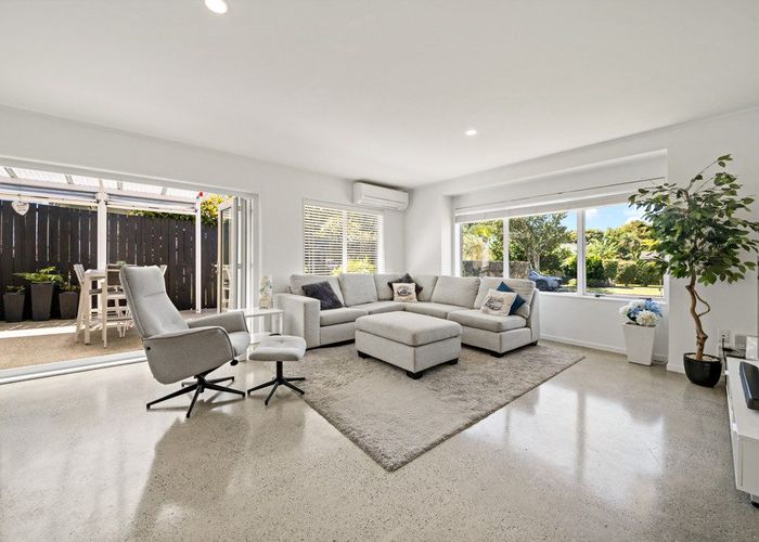  at 12 Kohanga Road, Mangere Bridge, Auckland