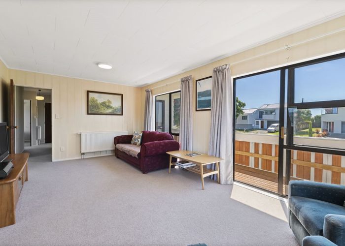  at 37 Hicks Crescent, Waikanae Beach, Waikanae