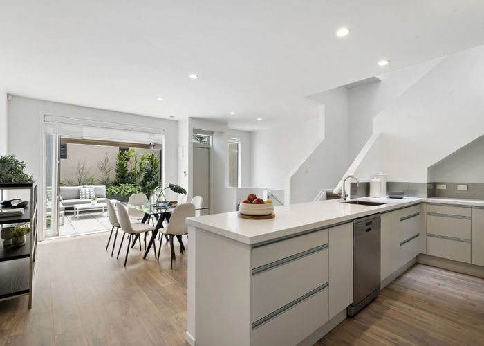  at 8/38 Bracken Avenue, Takapuna, Auckland