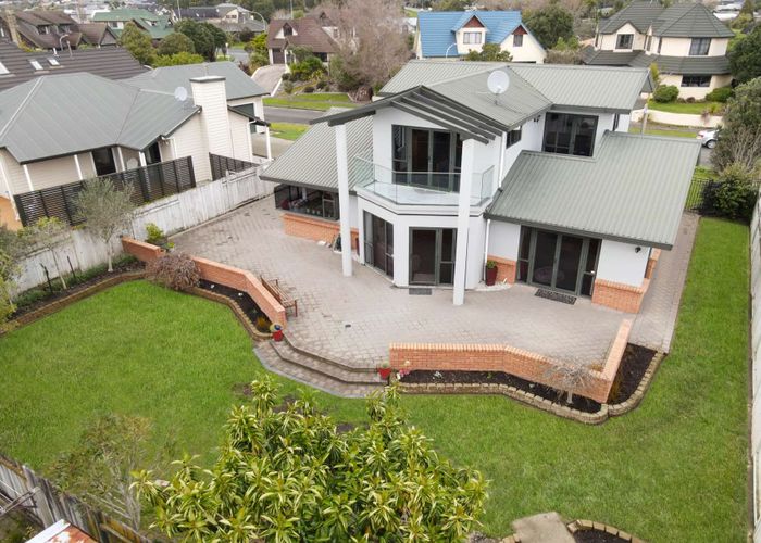  at 27 Kilkenny Place, Fitzherbert, Palmerston North