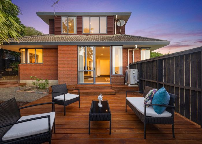  at 1/40 Jane Eyre Drive, Somerville, Manukau City, Auckland