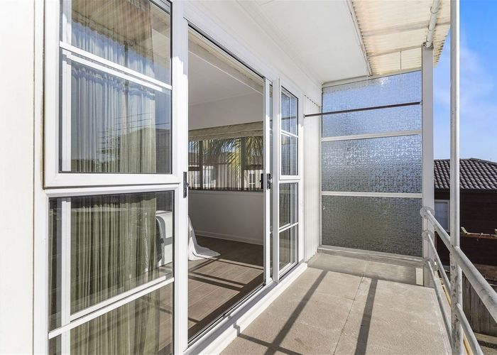  at 13 Hayr Road, Three Kings, Auckland