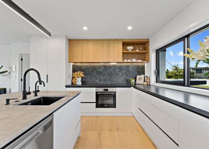  at 114 Bramley Drive, Farm Cove, Manukau City, Auckland