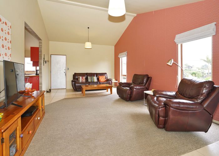  at 14 Violet Street, Raglan