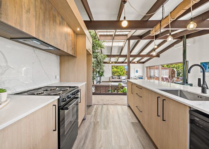  at 77 Muir Avenue, Mangere Bridge, Auckland