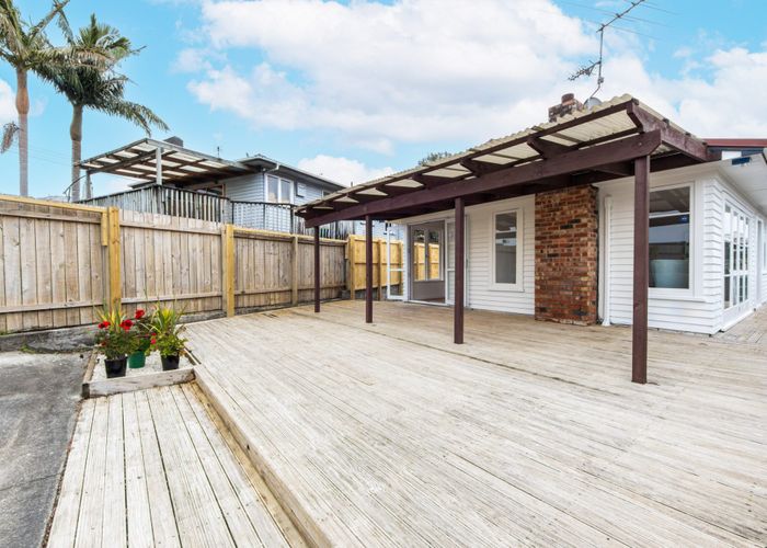  at 114 Edmonton Road, Henderson, Waitakere City, Auckland