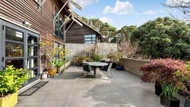  at 5D Raroa Road, Kelburn, Wellington