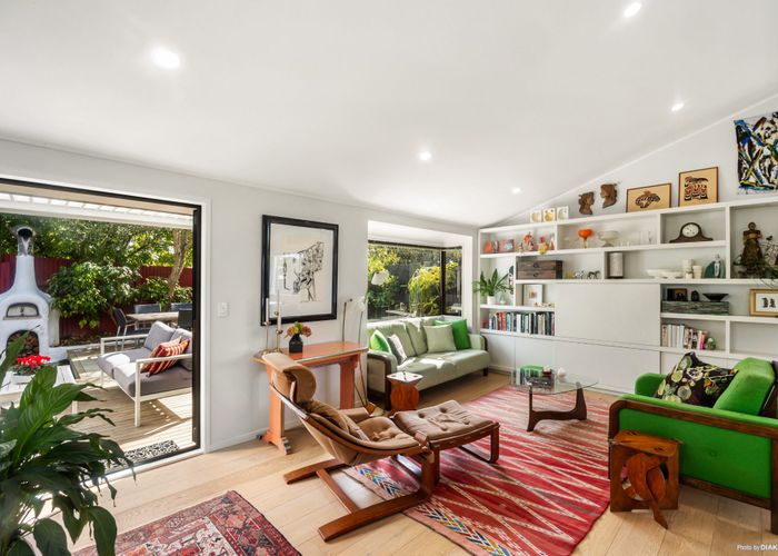  at 2/23 Cardigan Street, Western Springs, Auckland
