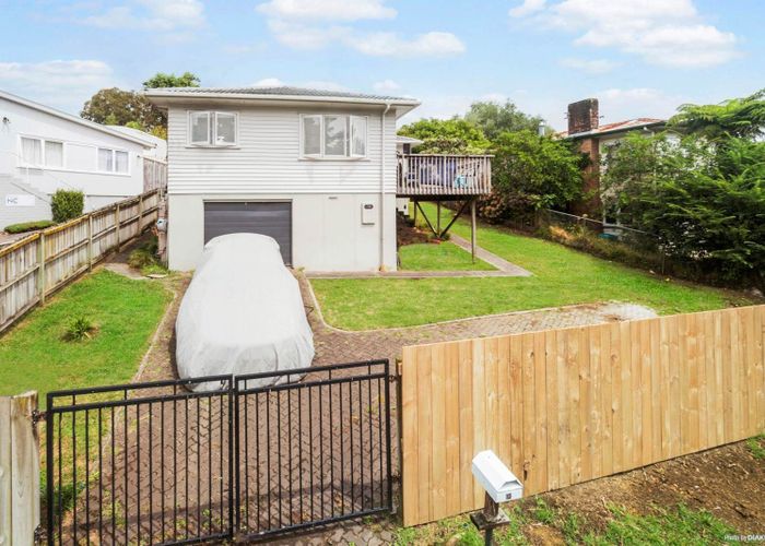  at 13 Vandeleur Avenue, Birkdale, North Shore City, Auckland