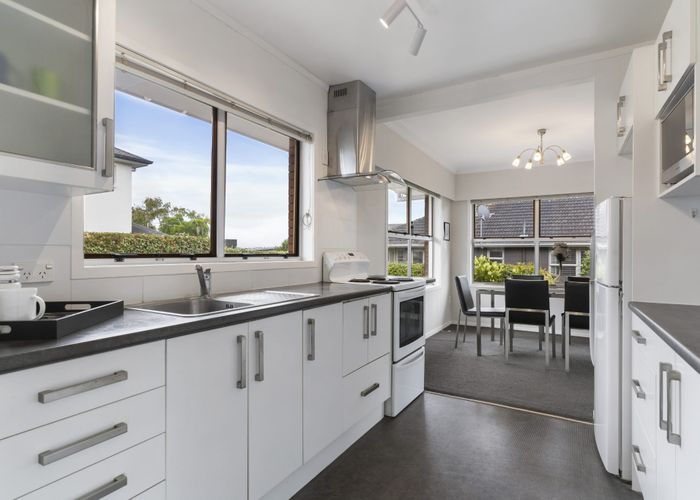  at 3/39 Eversleigh Road, Belmont, Auckland