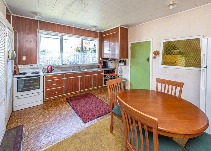  at 11 Field Street, Aramoho, Whanganui, Manawatu / Whanganui