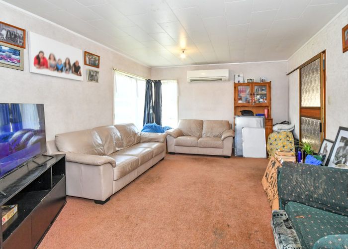  at 71 Te Irirangi Drive, Clover Park, Auckland