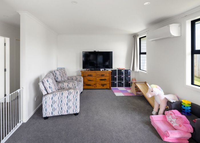  at 2/15 Mears Road, St Andrews, Hamilton