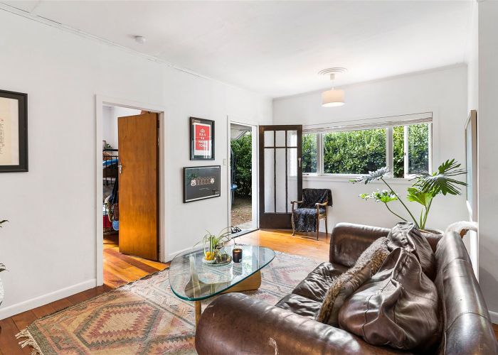  at 5 Canal Road, Avondale, Auckland
