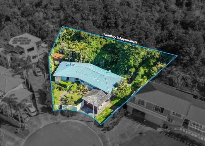  at 11 Luke Place, Eastern Beach, Manukau City, Auckland