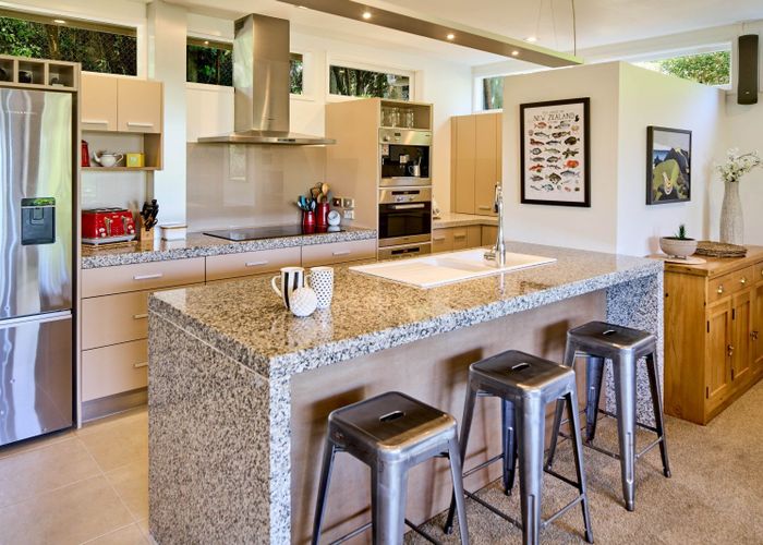  at 8 Cheviot Road, Lowry Bay, Eastbourne, Lower Hutt, Wellington