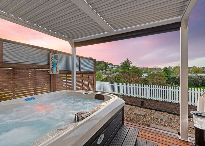  at 5 Te Otinga Place, Pyes Pa, Tauranga