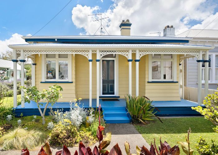  at 11 Anne Street, Devonport, Auckland