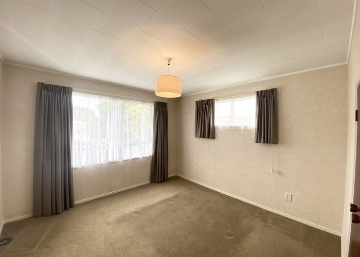  at 15 Longreach Drive, Sunnyvale, Auckland