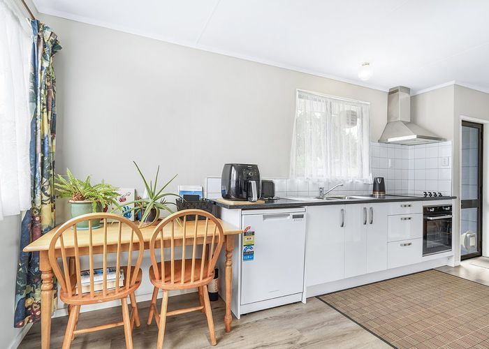 at 47 Hibiscus Avenue, Hamilton Lake, Hamilton