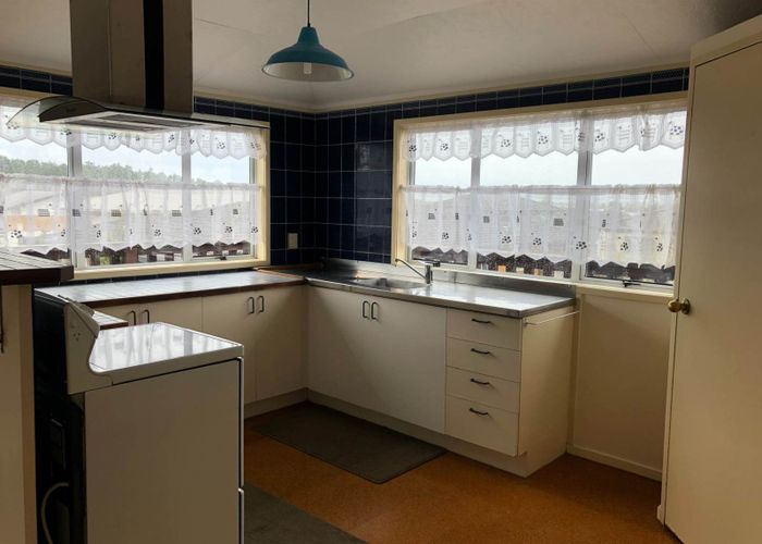  at 2/450 Richardson Road, Mount Roskill, Auckland