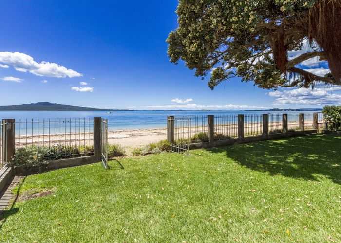  at 2/30 Oxford Terrace, Devonport, Auckland