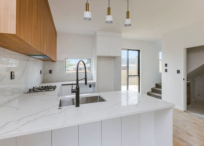  at 2/86 East Tamaki Road, Papatoetoe, Manukau City, Auckland