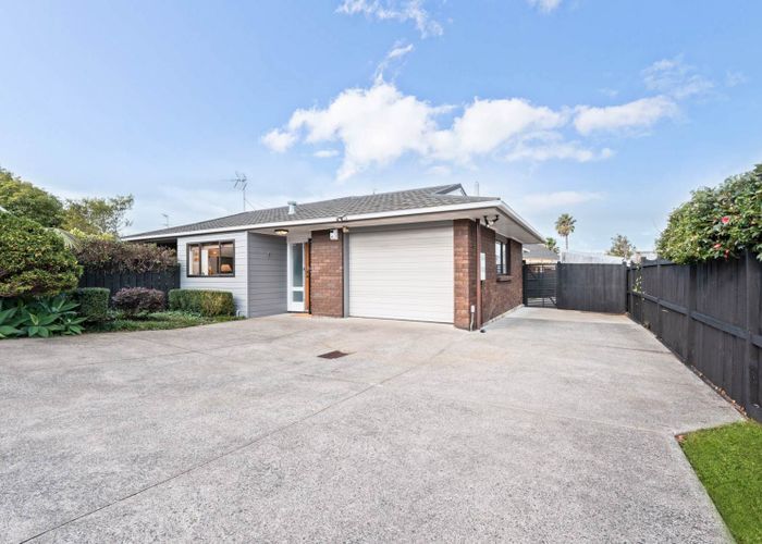  at 2/79 Mirrabooka Avenue, Botany Downs, Manukau City, Auckland