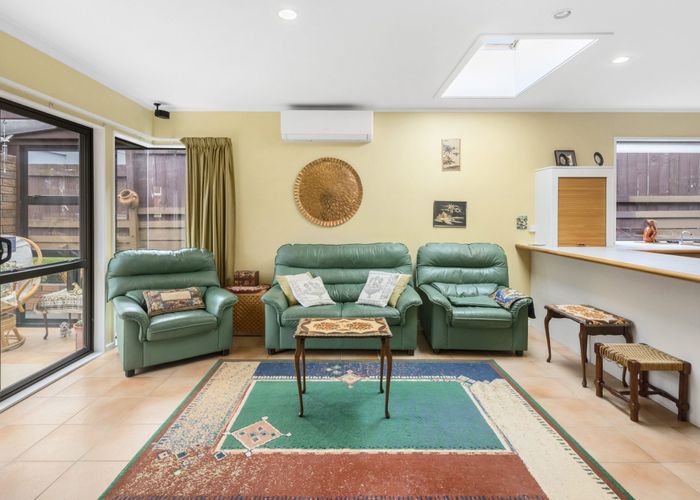  at 27 Avon Street, Island Bay, Wellington