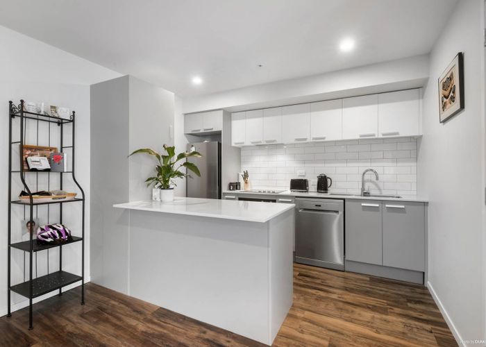  at 211/25 Bute Road, Browns Bay, Auckland