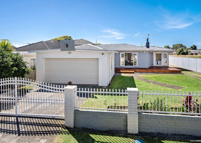  at 7 Grange Road, Papatoetoe, Auckland