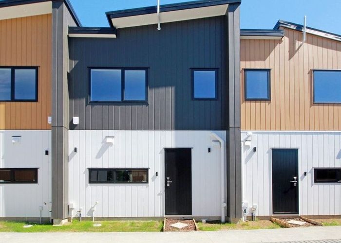  at 6 Broadview Place, Howick, Auckland