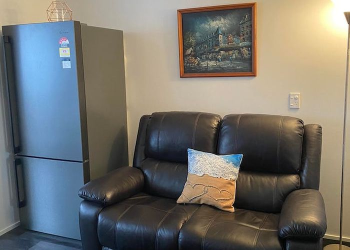  at 24 Gibbs Crescent, Red Hill, Papakura