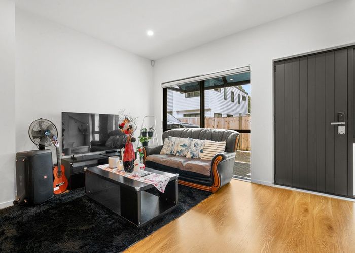  at 2F Cadiz Place, Papakura, Papakura, Auckland
