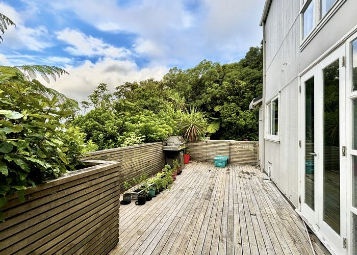  at 9 Selkirk Way, Karori, Wellington