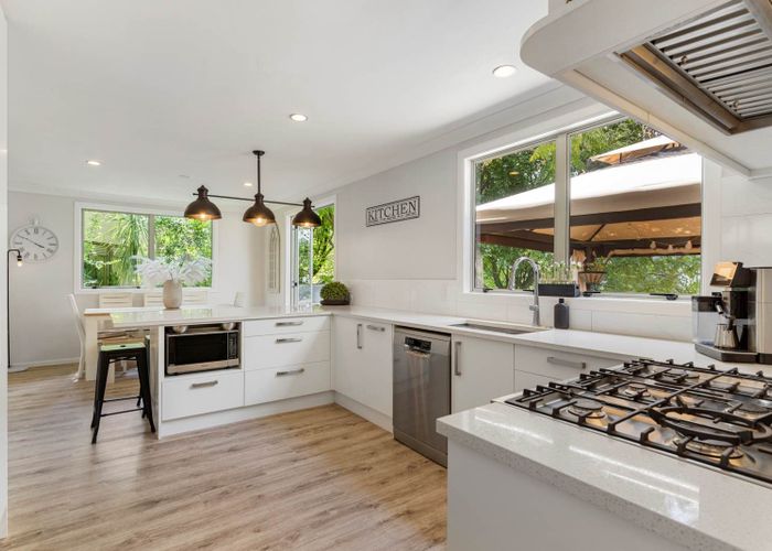 at 2/12 Belle Verde Drive, Sunnynook, Auckland