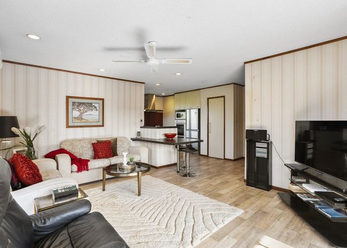  at 63 Glenmore Road, Sunnyhills, Auckland