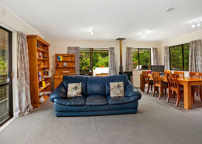  at 38 Elmslie Road, Pinehaven, Upper Hutt