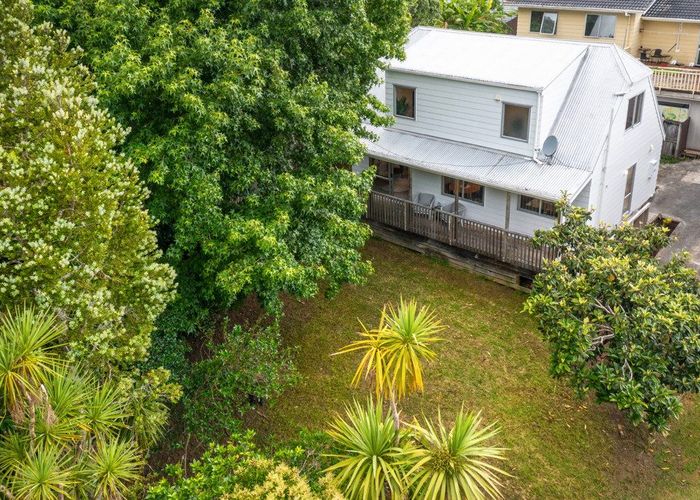  at 2/128 Lynn Road, Bayview, North Shore City, Auckland