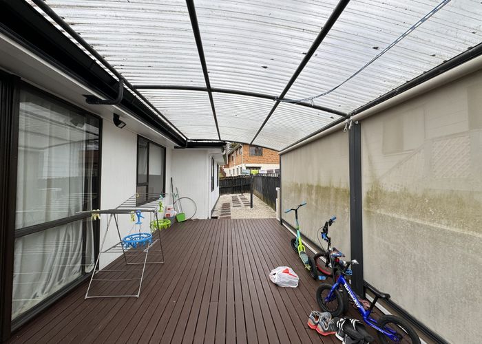  at 39A Caribbean Drive, Unsworth Heights, North Shore City, Auckland