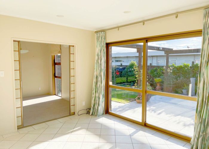  at 21 Bramley Drive, Farm Cove, Manukau City, Auckland