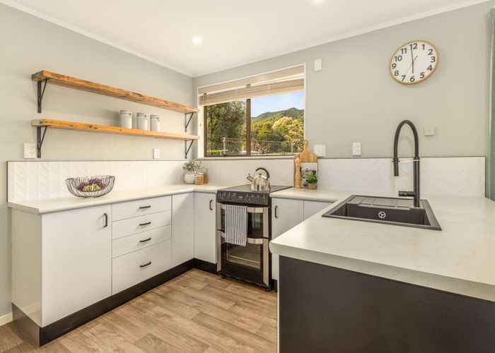  at 10 Graham Grove, Waikanae, Waikanae