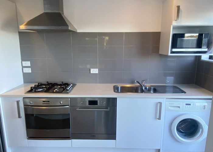  at 94B Carlisle Road, Browns Bay, North Shore City, Auckland